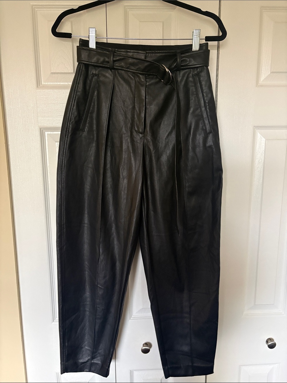 Aritzia Babaton Mayne Vegan Leather Belted Pleated Pants Black Size 2
